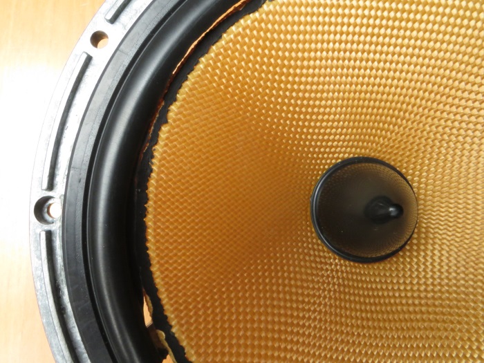 B&W ZZ11436 repair: cut the surround from the speaker cone