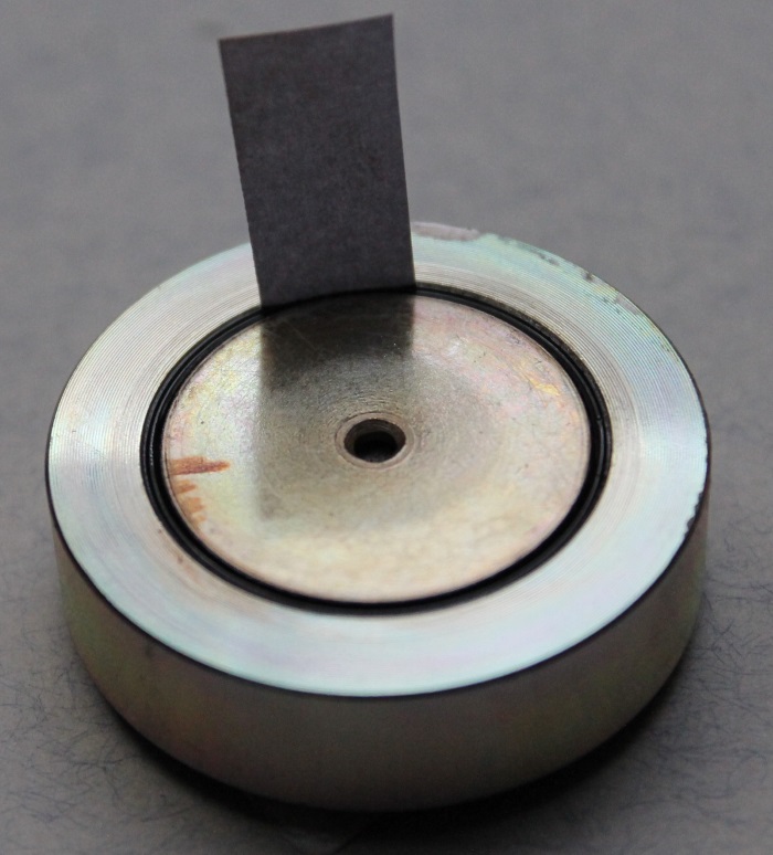 B&W CDM1 (ZZ9989 / ZZ09989) tweeter repair: excess ferrofluid can be taken out using a piece of paper