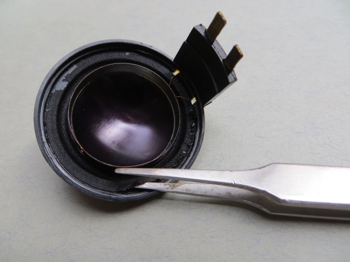 B&W CDM1 (ZZ9989 / ZZ09989) tweeter repair: remove the old diaphragm from the plastic tweeter frame