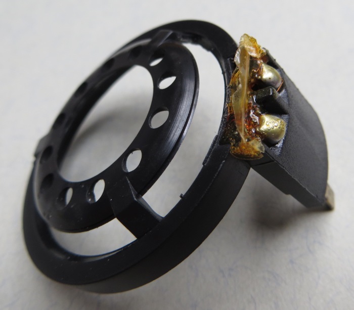 B&W CDM1 (ZZ9989 / ZZ09989) tweeter repair: adhesive residue must be remove from the front of the tweeter frame